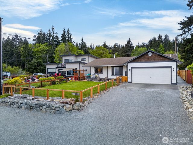1584 Country Club Drive, Camano Island, WA 98282