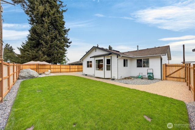 1584 Country Club Drive, Camano Island, WA 98282