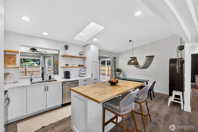 1584 Country Club Drive, Camano Island, WA 98282