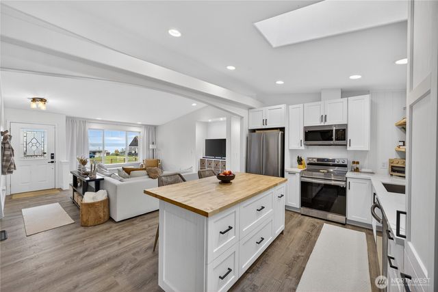 1584 Country Club Drive, Camano Island, WA 98282