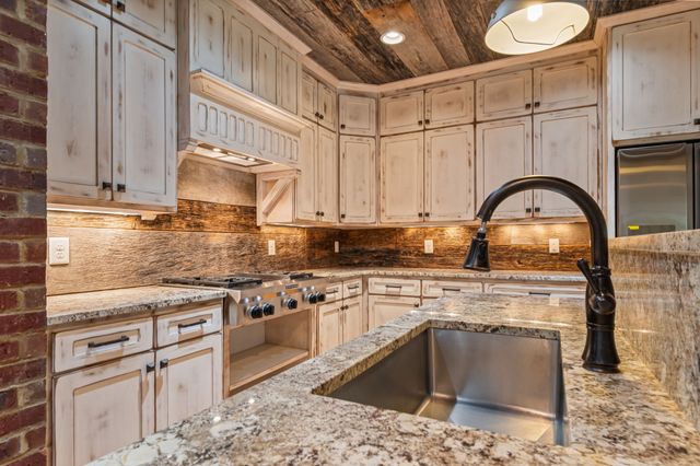 1000 Garner Hall Ln, Franklin, TN 37064