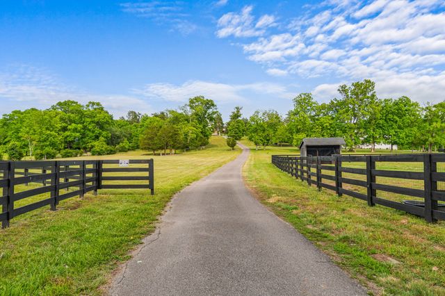 1000 Garner Hall Ln, Franklin, TN 37064