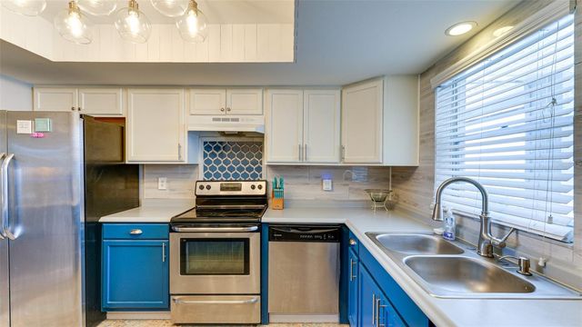 3276 LAKE BAYSHORE DRIVE N O-517, Bradenton, FL 34205
