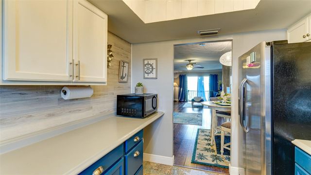 3276 LAKE BAYSHORE DRIVE N O-517, Bradenton, FL 34205