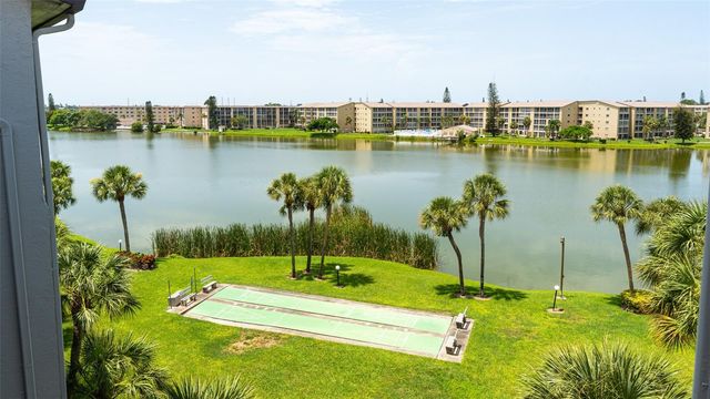 3276 LAKE BAYSHORE DRIVE N O-517, Bradenton, FL 34205