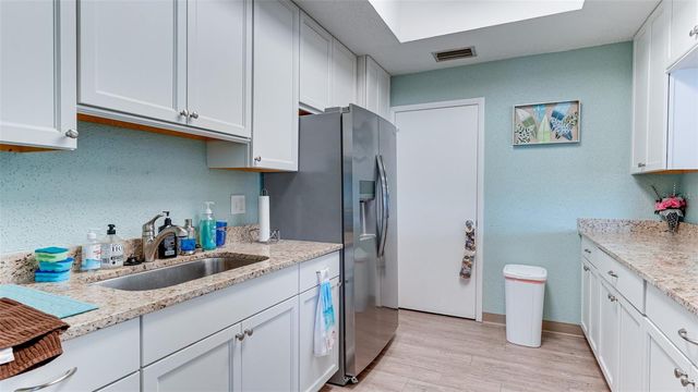 3276 LAKE BAYSHORE DRIVE N O-517, Bradenton, FL 34205