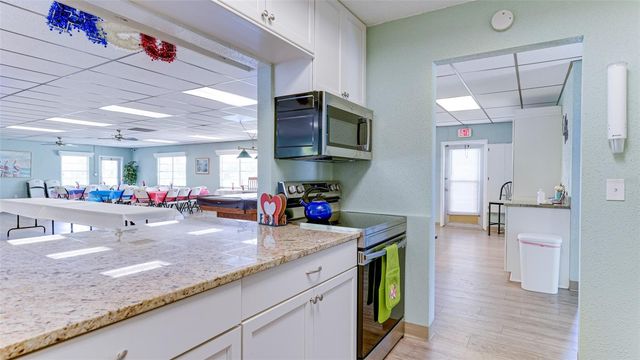 3276 LAKE BAYSHORE DRIVE N O-517, Bradenton, FL 34205