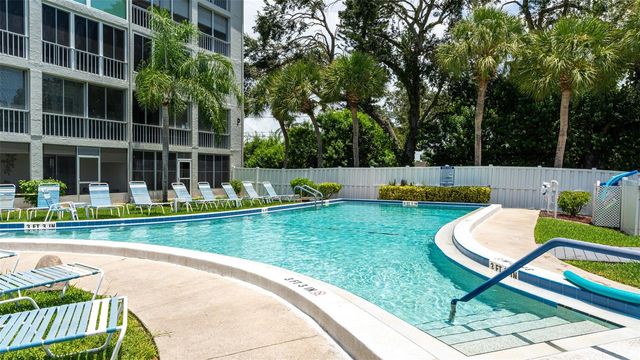 3276 LAKE BAYSHORE DRIVE N O-517, Bradenton, FL 34205