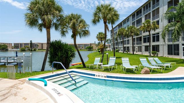 3276 LAKE BAYSHORE DRIVE N O-517, Bradenton, FL 34205