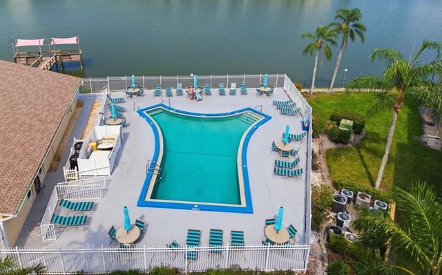 3276 LAKE BAYSHORE DRIVE N O-517, Bradenton, FL 34205