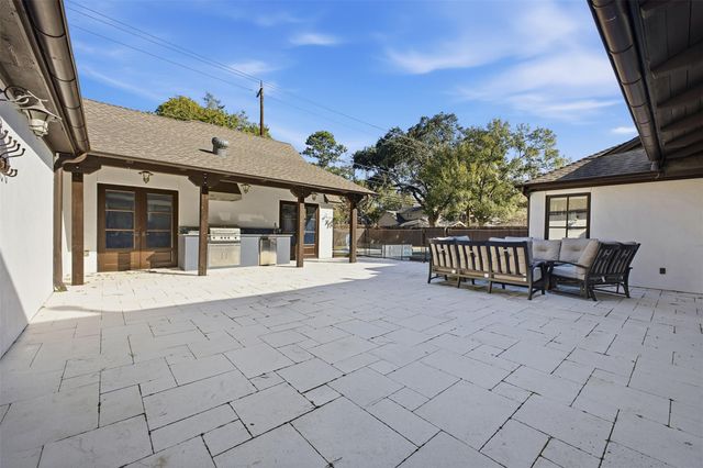 12126 Kimberley Lane, Houston, TX 77024