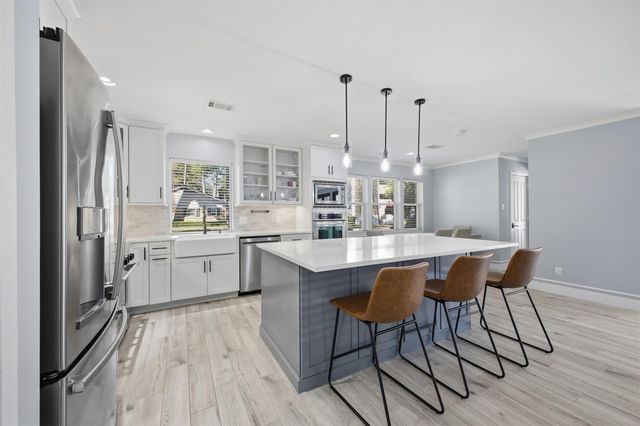 12126 Kimberley Lane, Houston, TX 77024