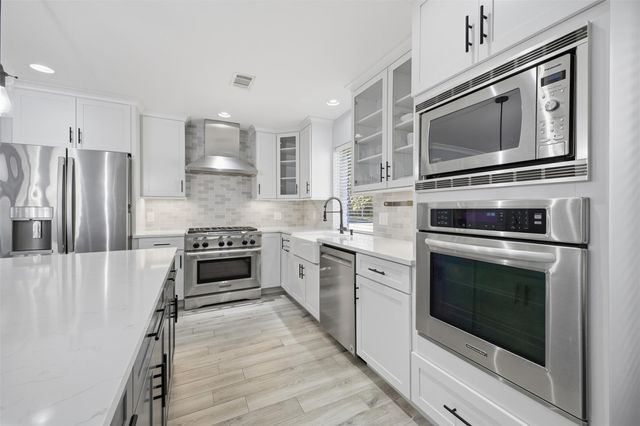 12126 Kimberley Lane, Houston, TX 77024