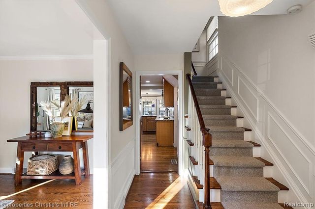 206 Mckinley Avenue, Grosse Pointe Farms, MI 48236