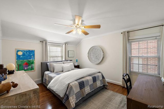 206 Mckinley Avenue, Grosse Pointe Farms, MI 48236