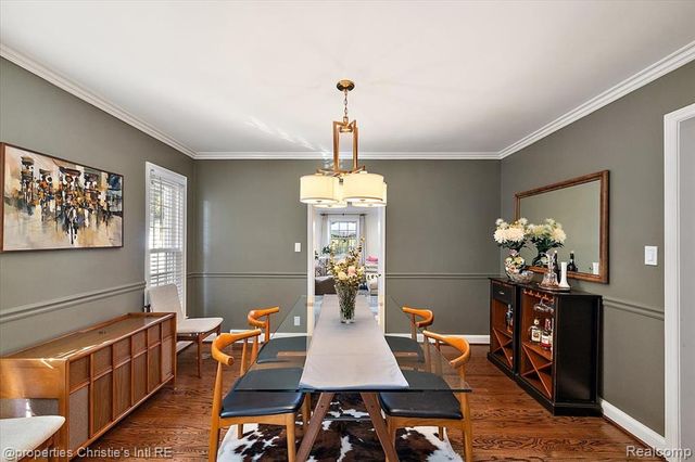 206 Mckinley Avenue, Grosse Pointe Farms, MI 48236