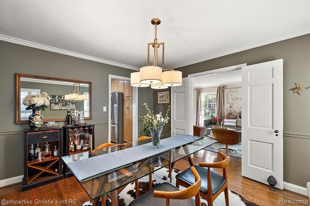 206 Mckinley Avenue, Grosse Pointe Farms, MI 48236