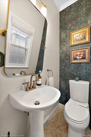 206 Mckinley Avenue, Grosse Pointe Farms, MI 48236