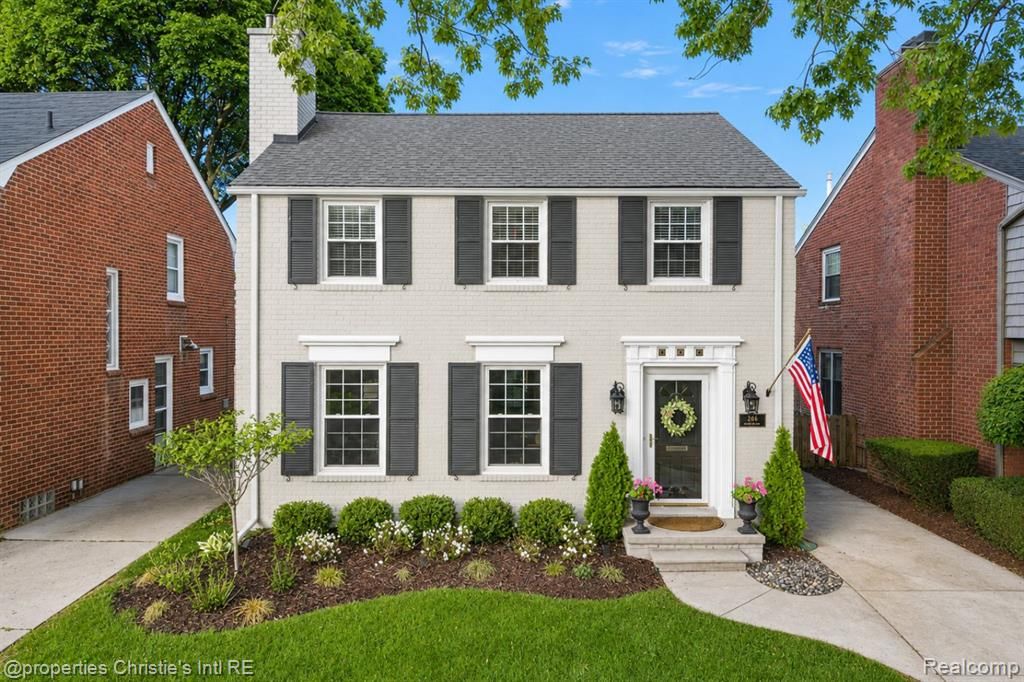 206 Mckinley Avenue, Grosse Pointe Farms, MI 48236
