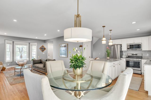 101 Turtle Brook Rd 101, Canton, MA 02021