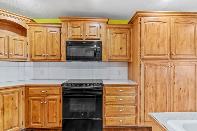 3815 N Mill Ridge Avenue, Springfield, MO 65803