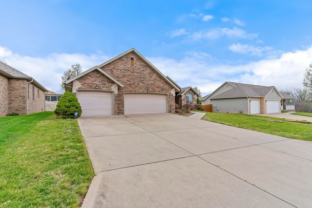 3815 N Mill Ridge Avenue, Springfield, MO 65803