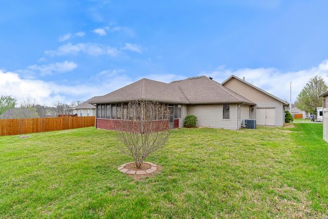 3815 N Mill Ridge Avenue, Springfield, MO 65803
