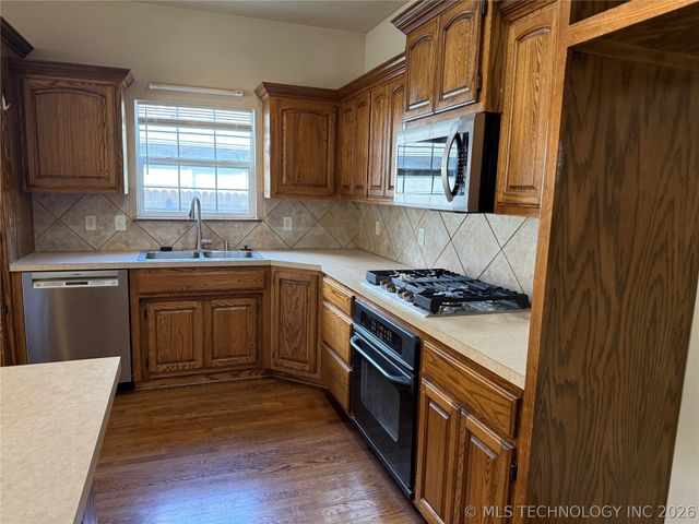7882 S 95th East Avenue, Tulsa, OK 74133