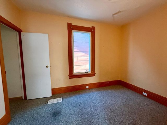 706 E 4th Street, Winona, MN 55987