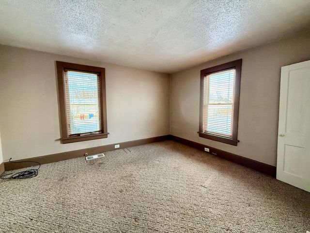 706 E 4th Street, Winona, MN 55987