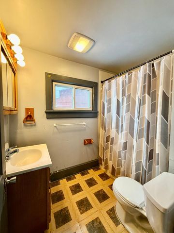 706 E 4th Street, Winona, MN 55987