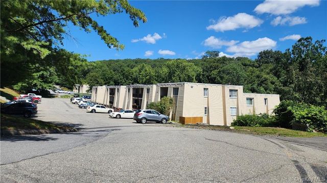 411 Fox Run Lane, Carmel, NY 10512