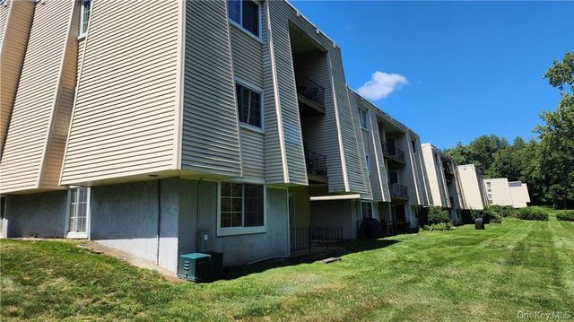 411 Fox Run Lane, Carmel, NY 10512