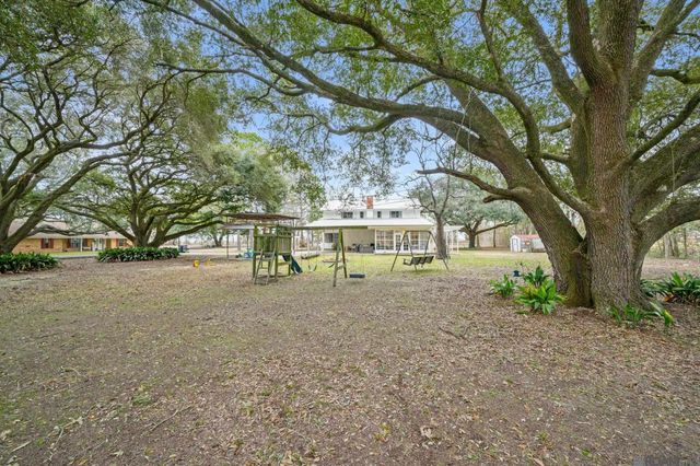 3143 Ourso Rd, Donaldsonville, LA 70346