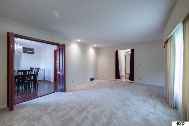 10276 Fowler Avenue, Omaha, NE 68134