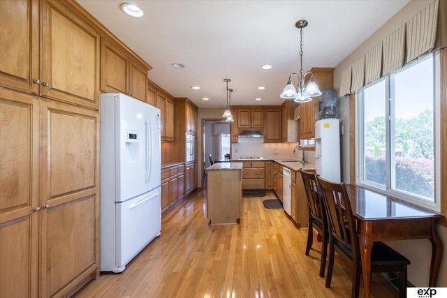 10276 Fowler Avenue, Omaha, NE 68134