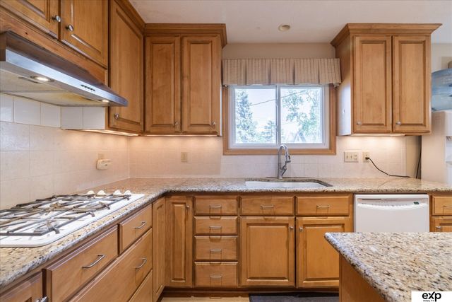 10276 Fowler Avenue, Omaha, NE 68134
