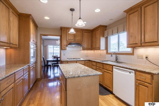 10276 Fowler Avenue, Omaha, NE 68134
