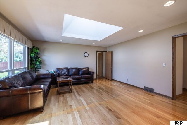 10276 Fowler Avenue, Omaha, NE 68134
