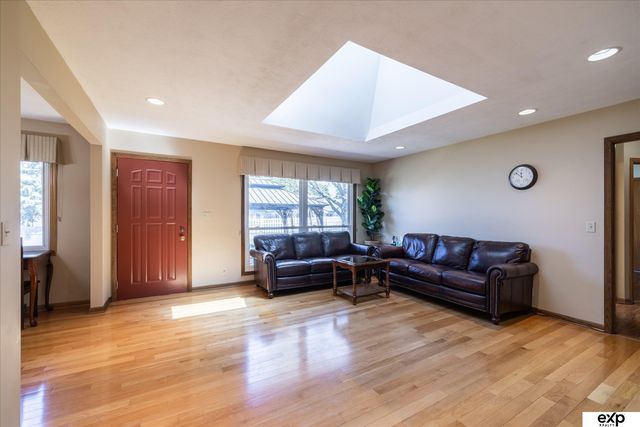10276 Fowler Avenue, Omaha, NE 68134