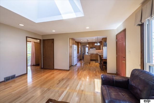 10276 Fowler Avenue, Omaha, NE 68134