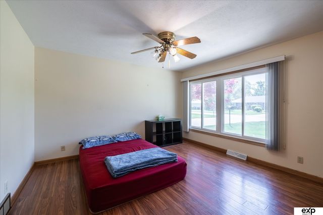 10276 Fowler Avenue, Omaha, NE 68134