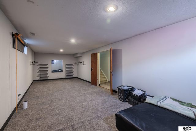 10276 Fowler Avenue, Omaha, NE 68134