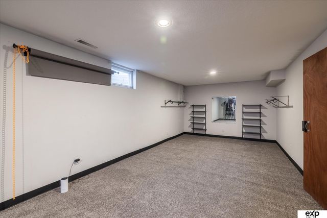10276 Fowler Avenue, Omaha, NE 68134