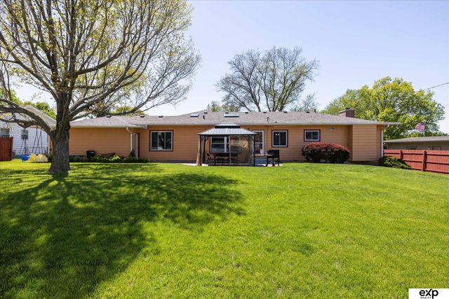 10276 Fowler Avenue, Omaha, NE 68134