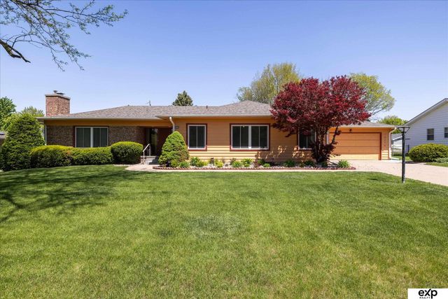 10276 Fowler Avenue, Omaha, NE 68134