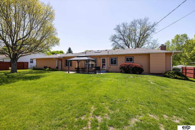 10276 Fowler Avenue, Omaha, NE 68134