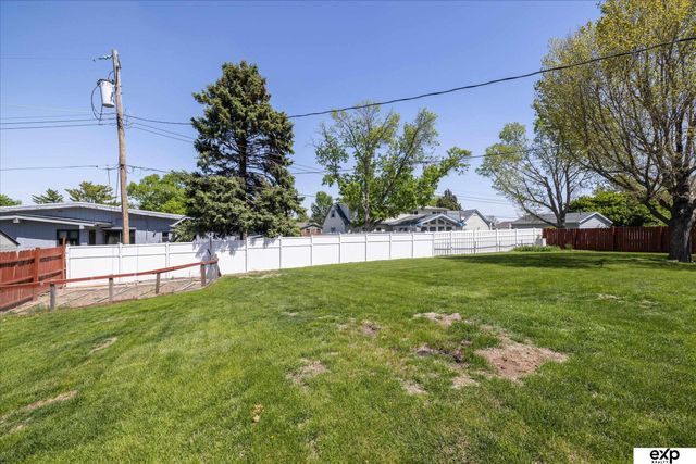 10276 Fowler Avenue, Omaha, NE 68134