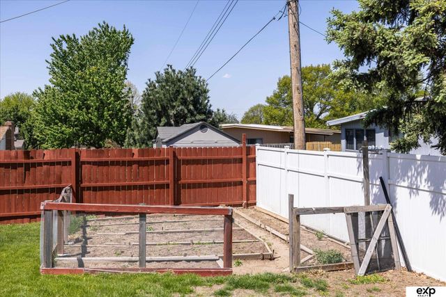 10276 Fowler Avenue, Omaha, NE 68134