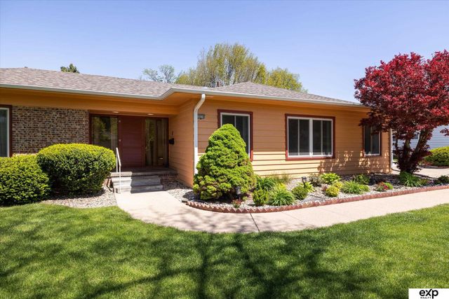 10276 Fowler Avenue, Omaha, NE 68134